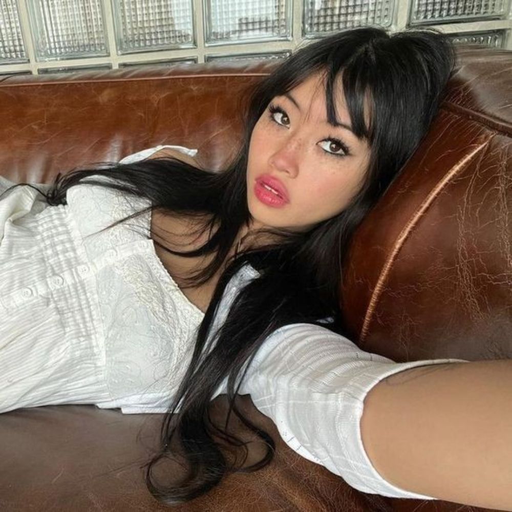  :3