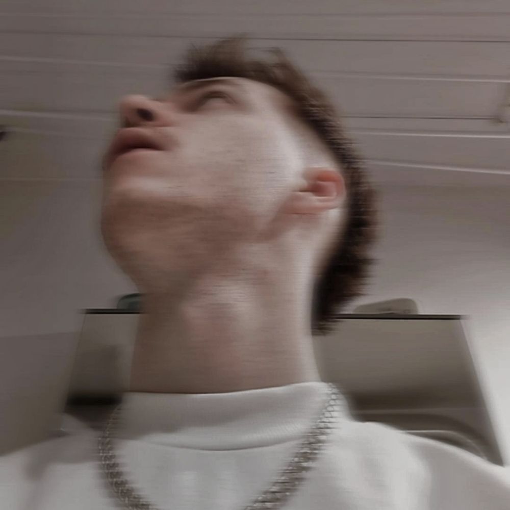 max 👽