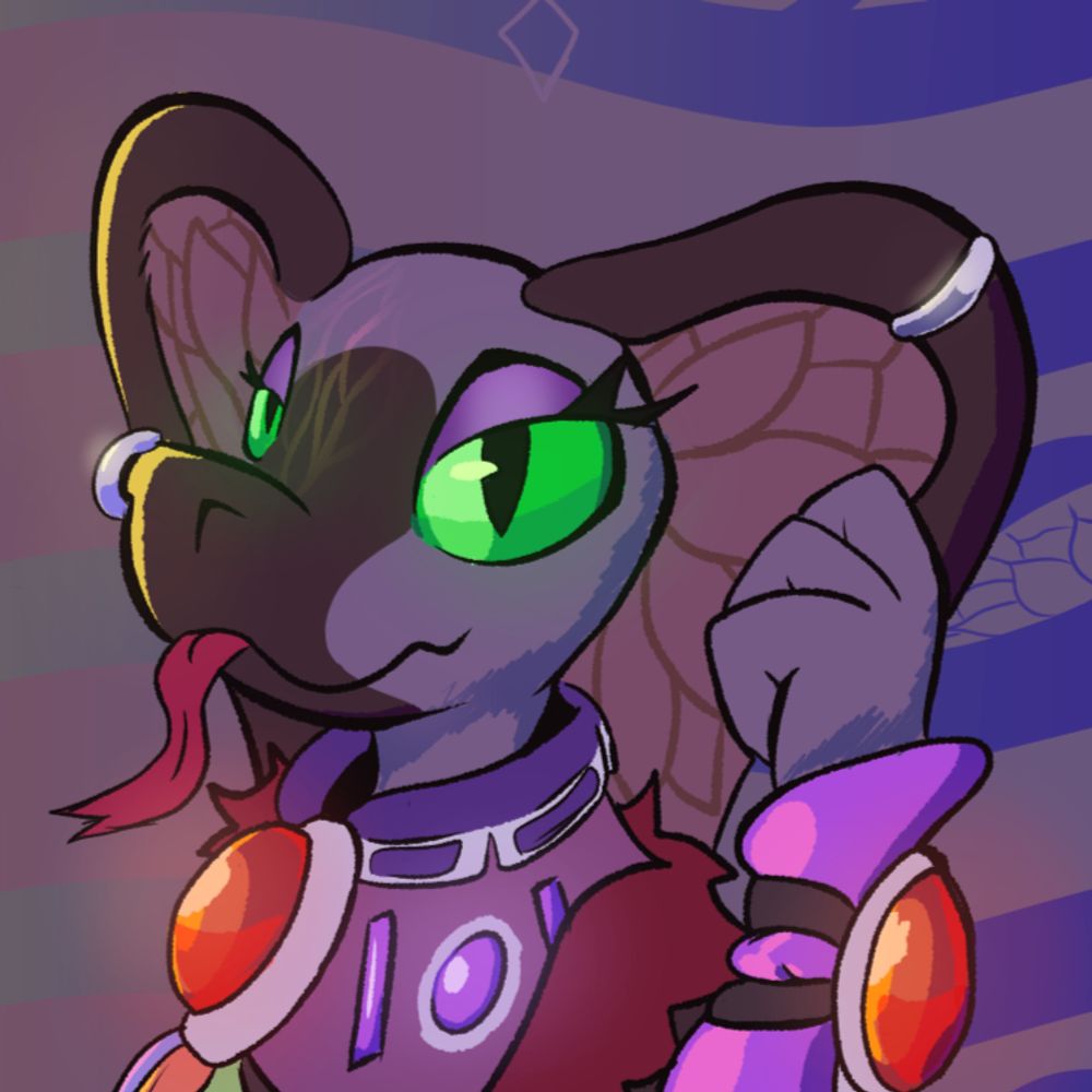 Luna 🏳️‍⚧️🦇🐍