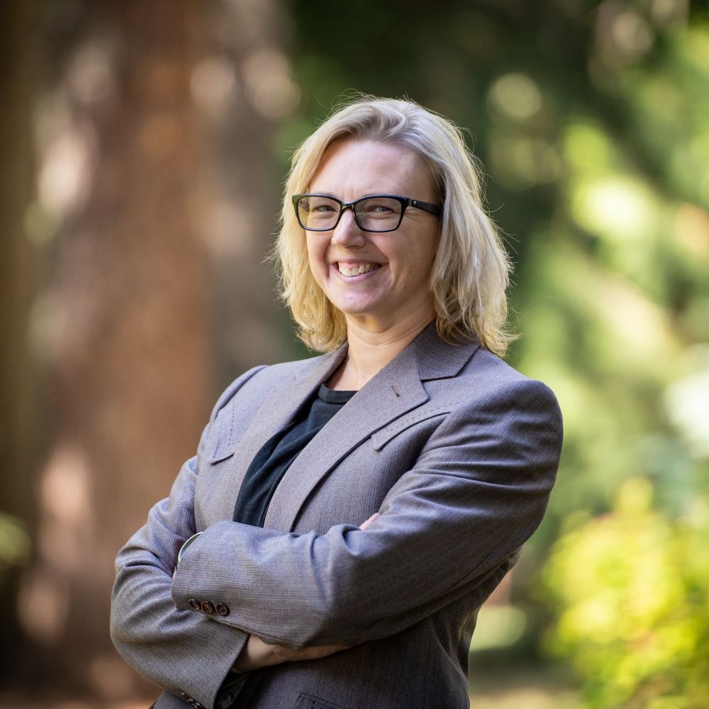 Dr. Lisa Ellsworth
