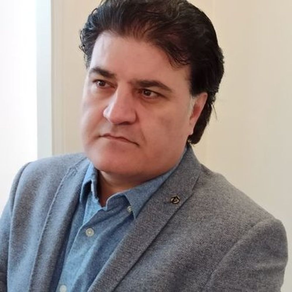Farzad R. Bonesh 
