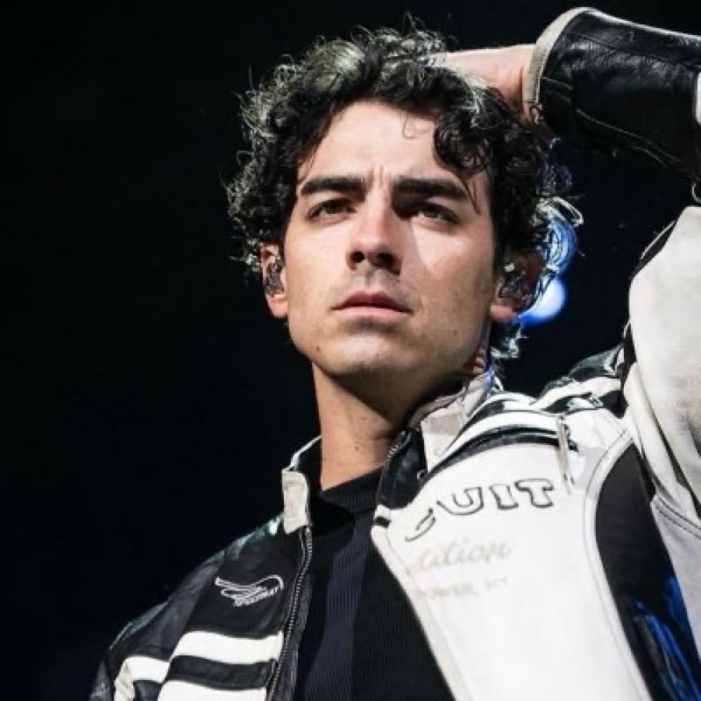Naju jurídico Joe Jonas (viu os Jonas Brothers 16/04)