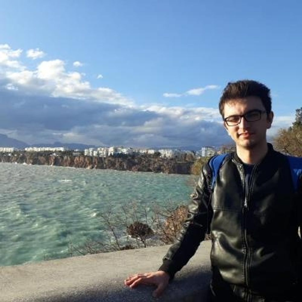 Gökhan Özeloğlu 