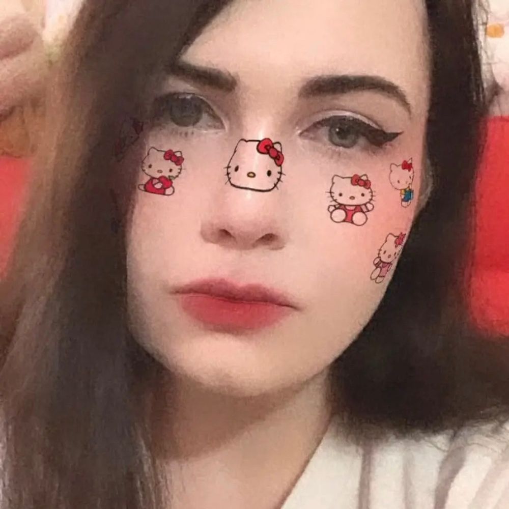 👼🏼