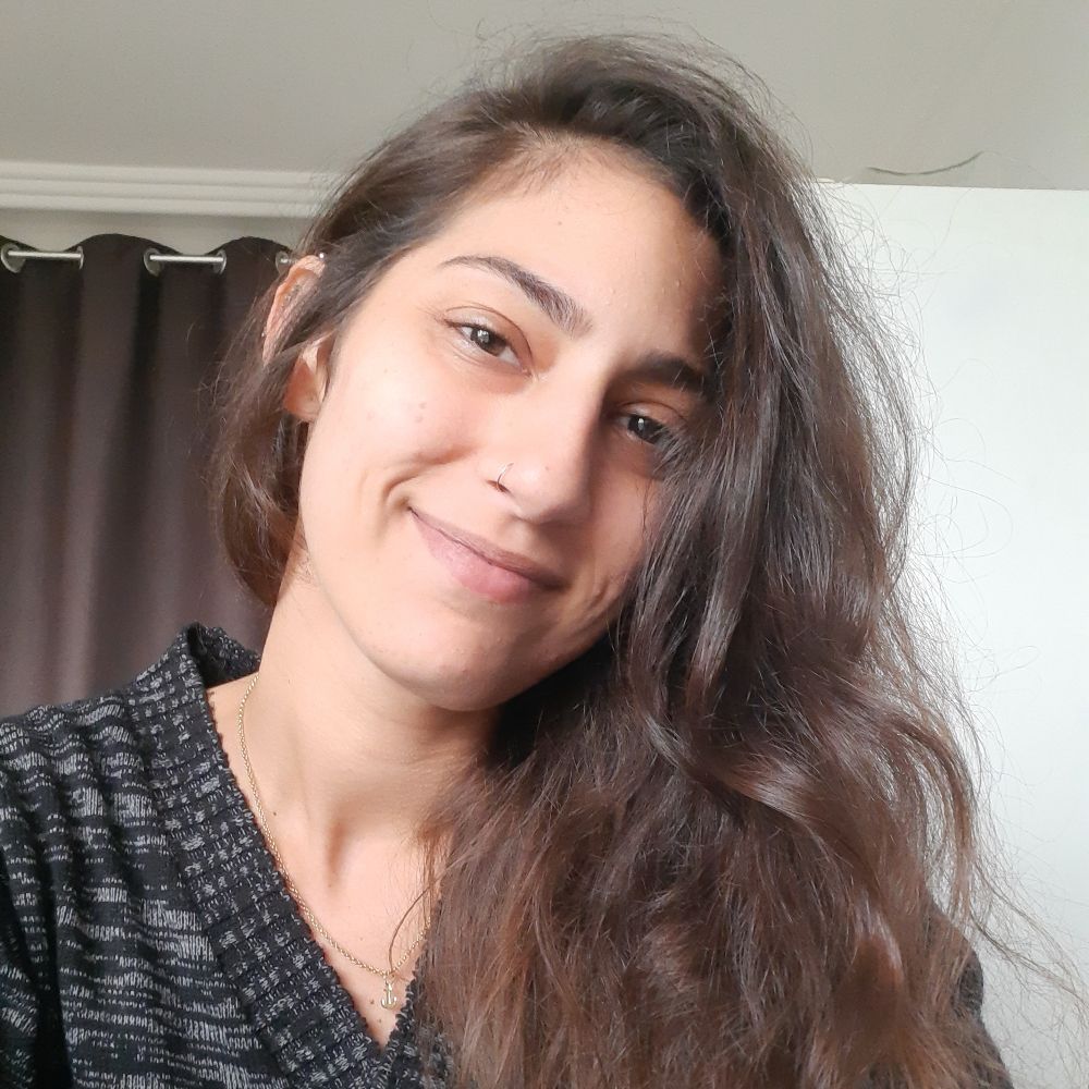 Giulia B. Gomes