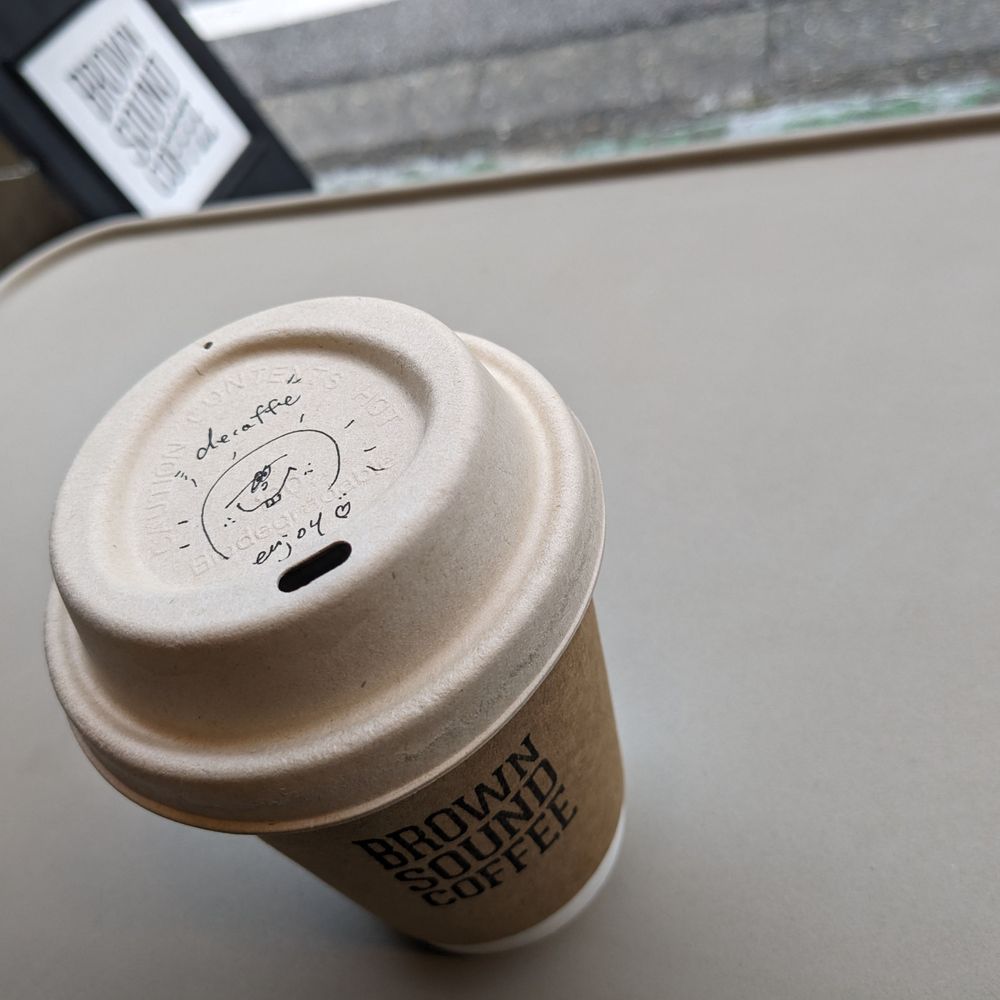茜