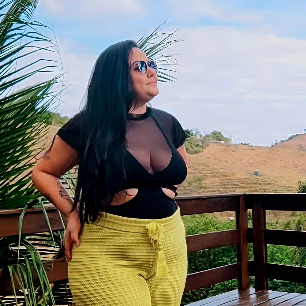 Débora Evelyn Almeida 