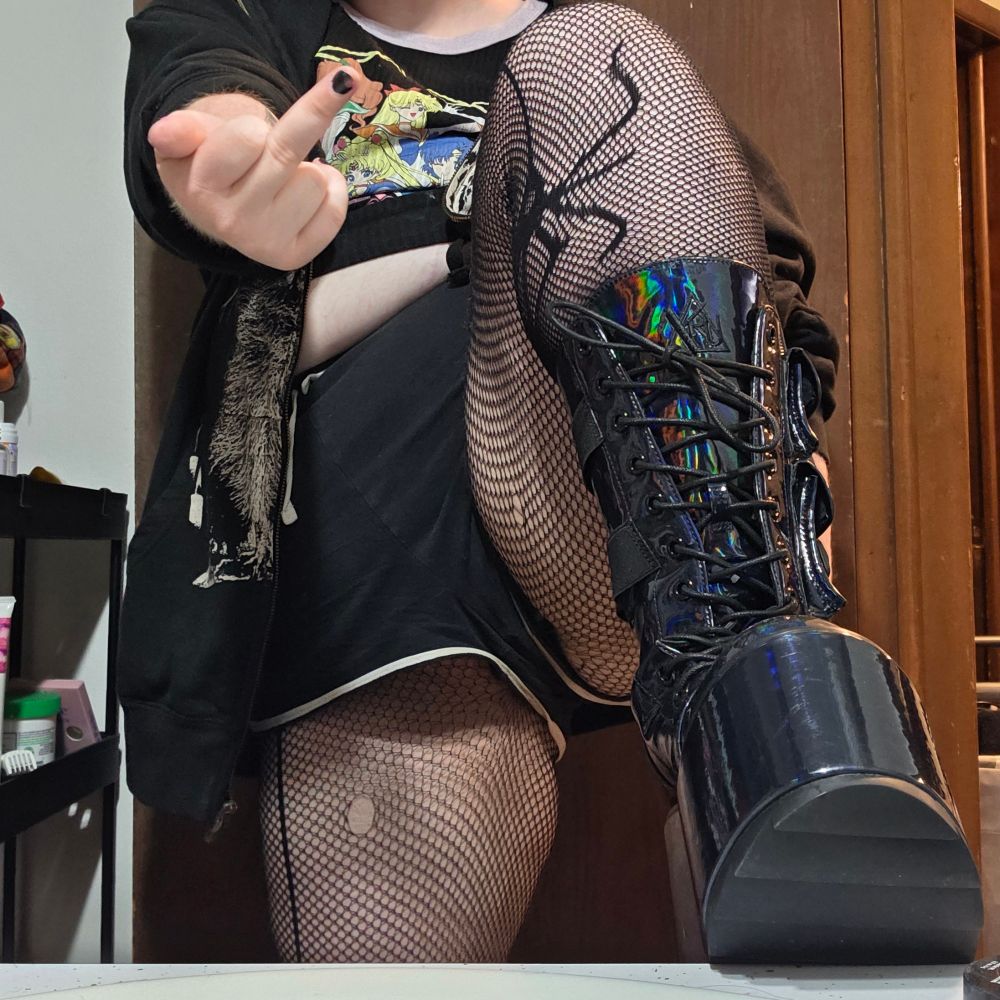 Mxtress Crim (They/Them)