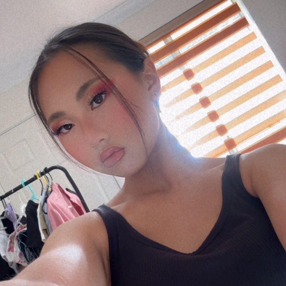 claire🦕🩷