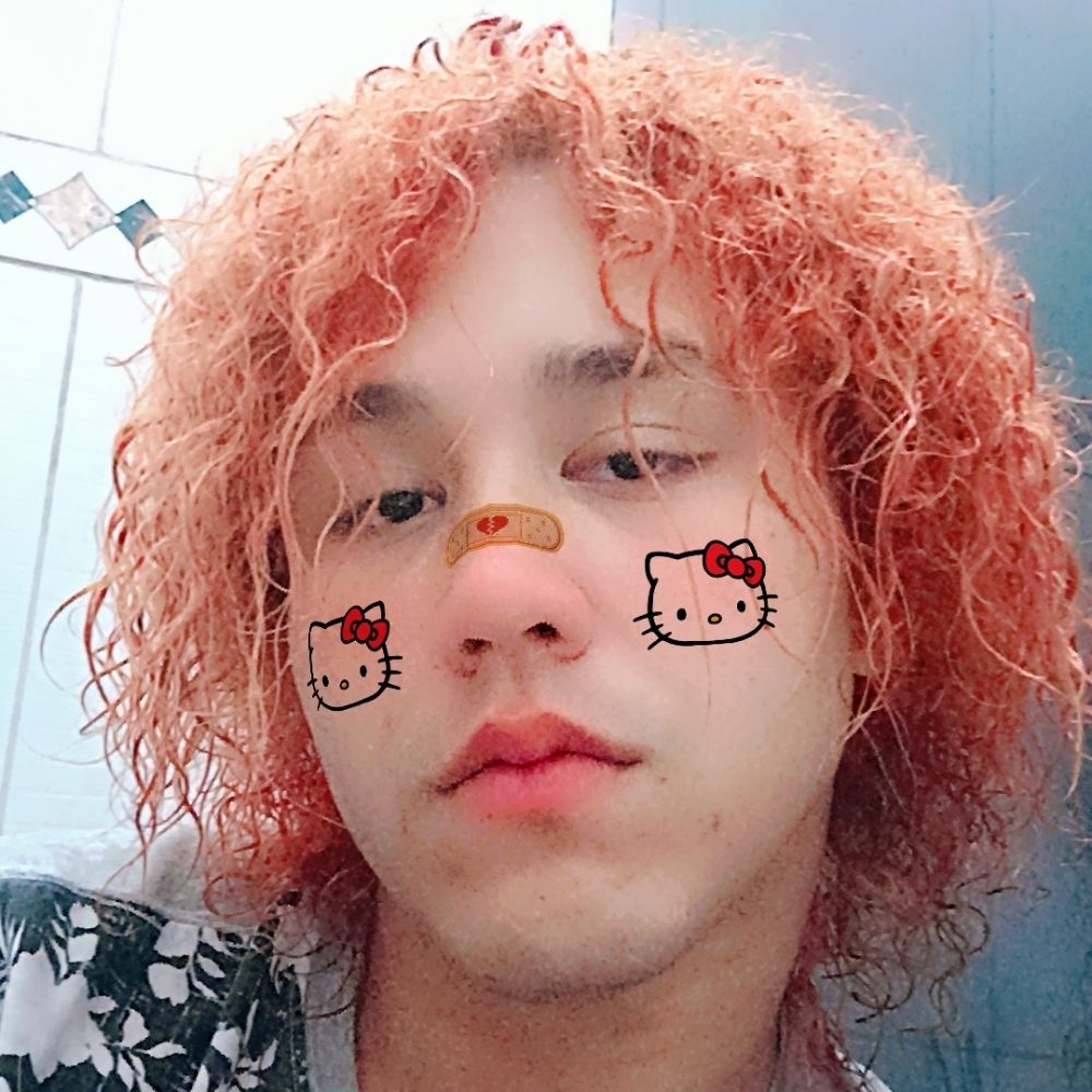 𝔈𝔪𝔦𝔩𝔦𝔢 ~<3