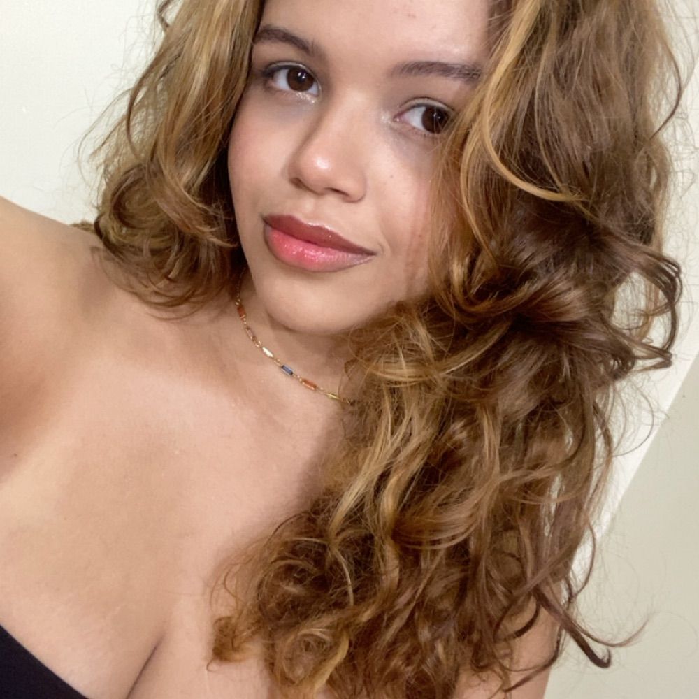 letícia :) 