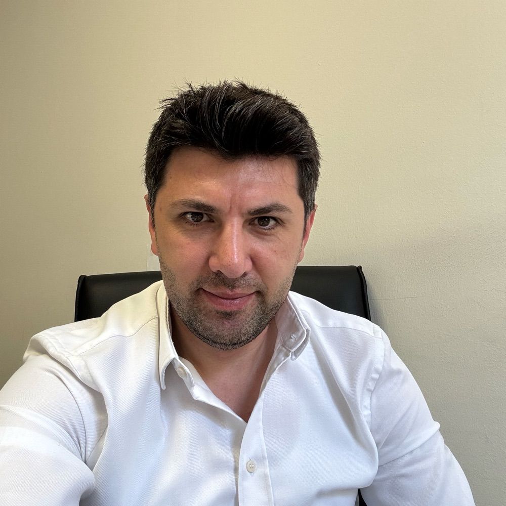 Selçuk Özel
