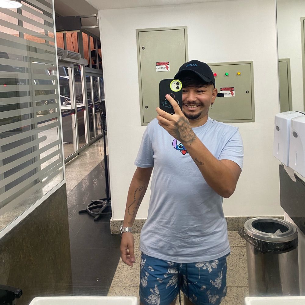 Lipe Lewis