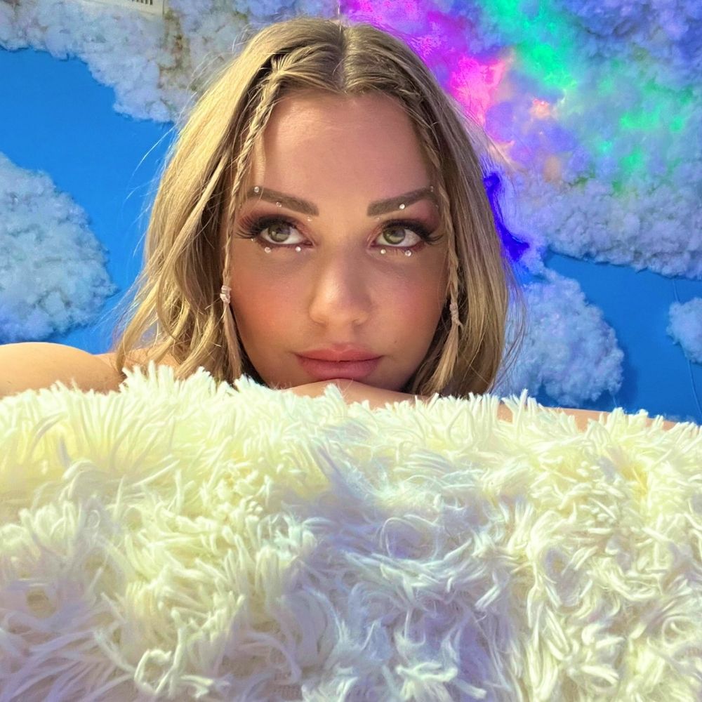 𝓑.