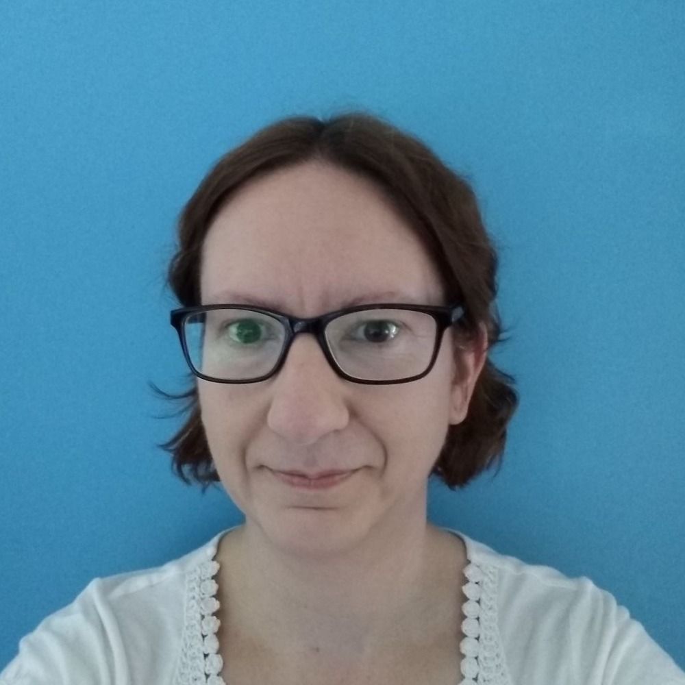 Dr Caroline Bourne