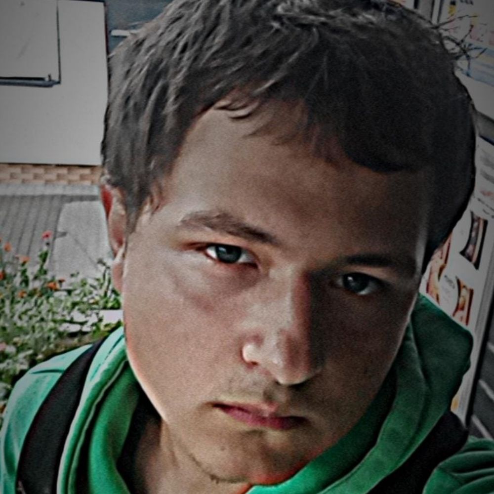 Сумний Максим 