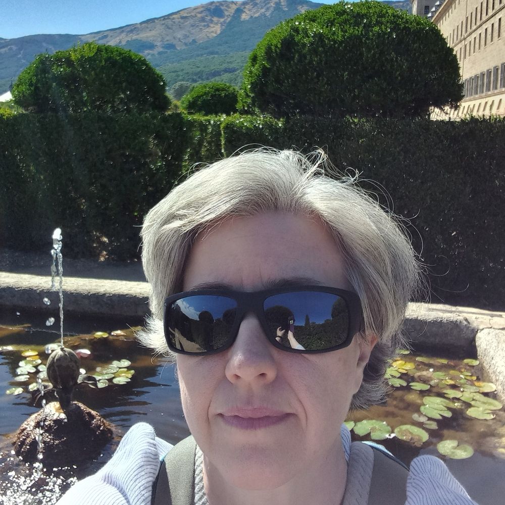 Prof Laura Morales