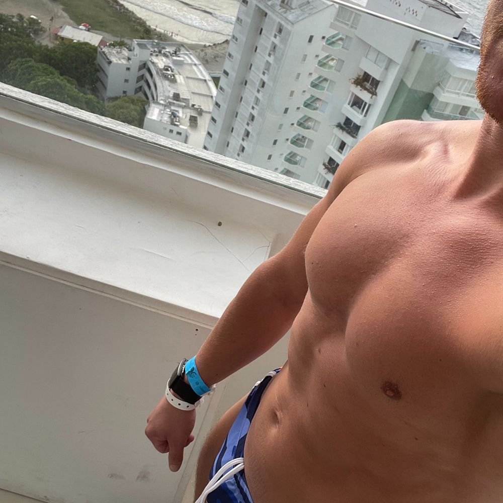 Aaron Skye XXX (18+)