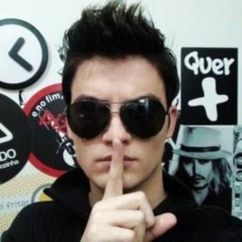 Todo dia uma foto do Felipe Neto 
