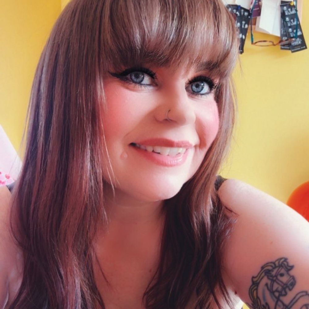 girlabouttown.bsky.social profile picture