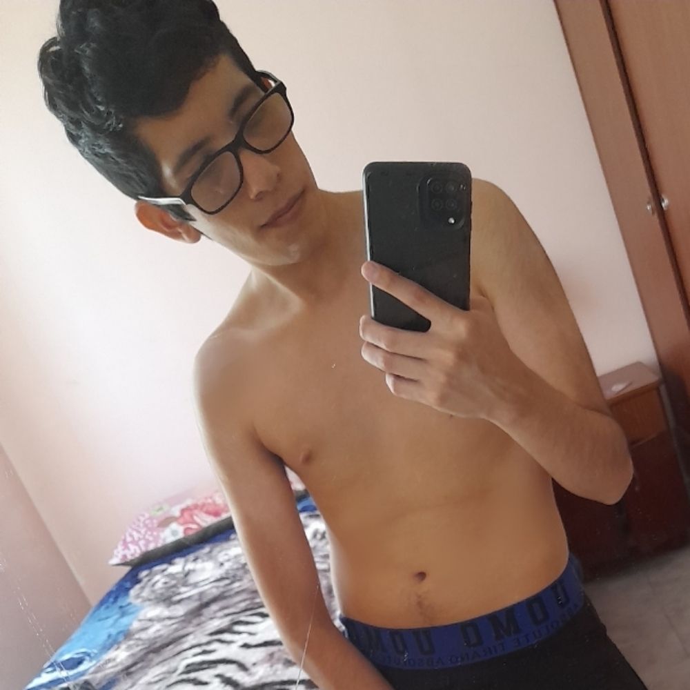 GayBoyNaked