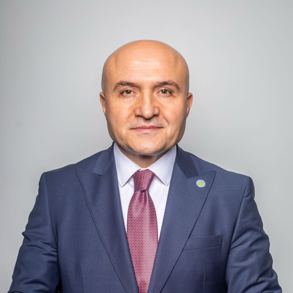Dr. Erhan Usta