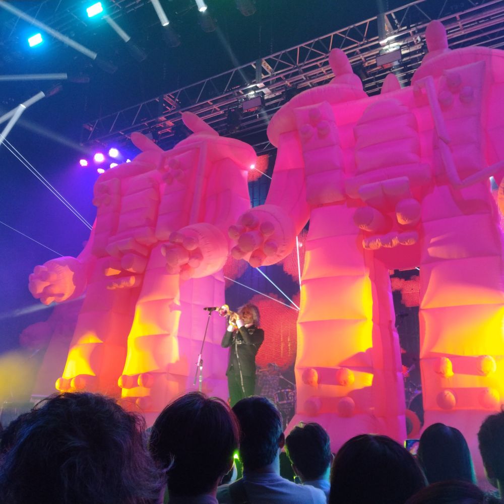 暇人 Battles the Pink Robots🍉