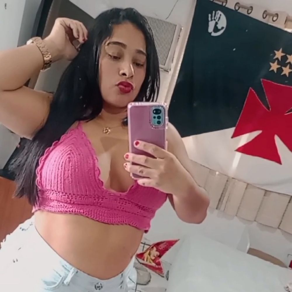 Caroline Araujo ✠