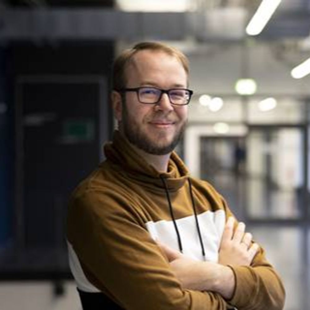 Robert Merget (ic0ns)