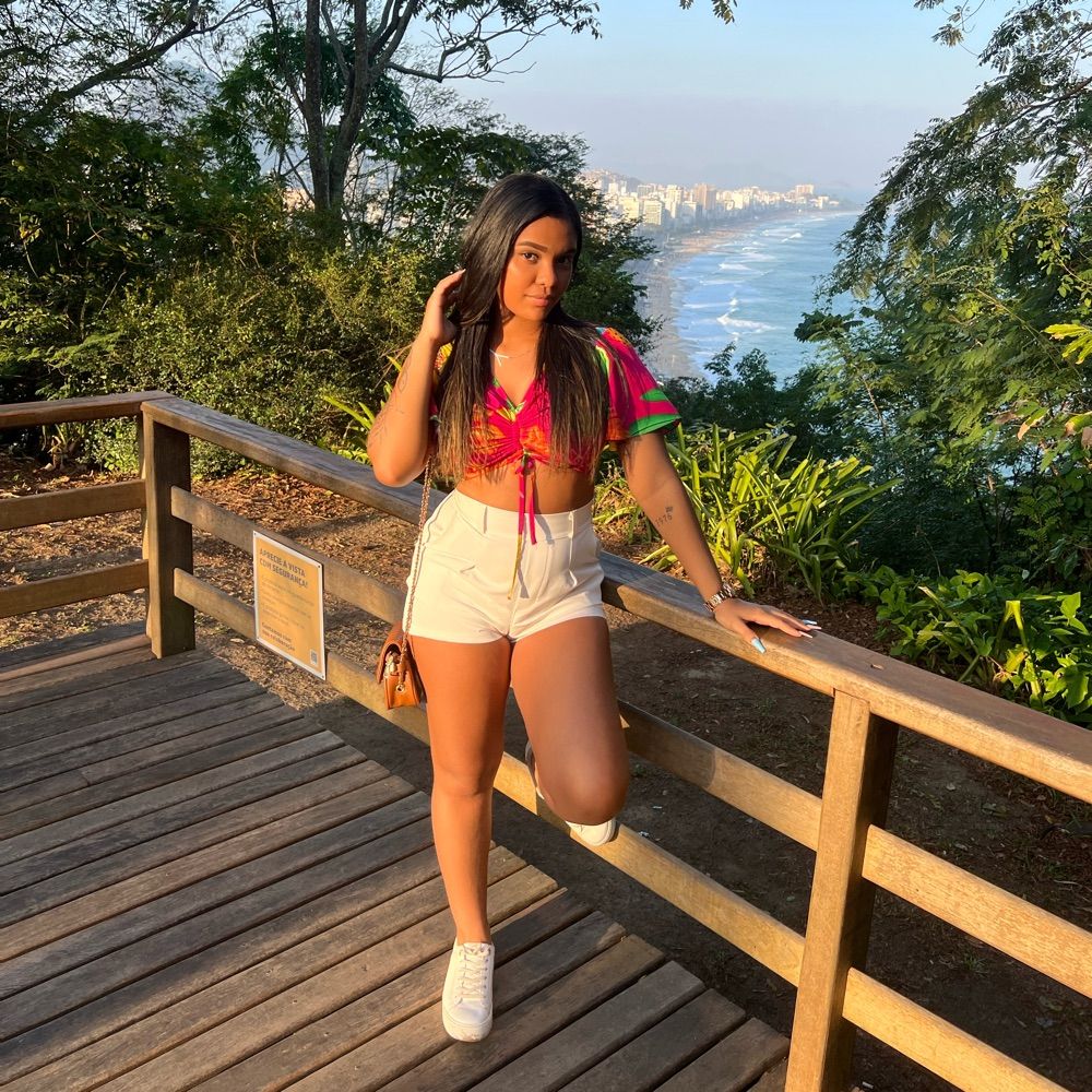 Larissa Santos 