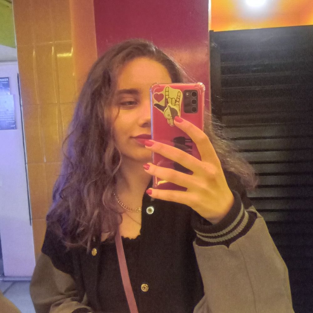 《Júlia 💜》{review e memes}