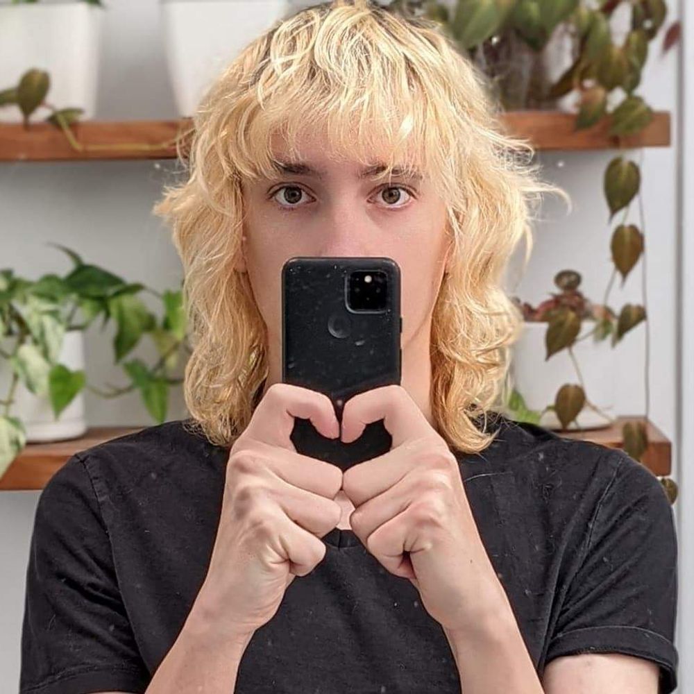 Alex Leavitt, PhD (they/them)