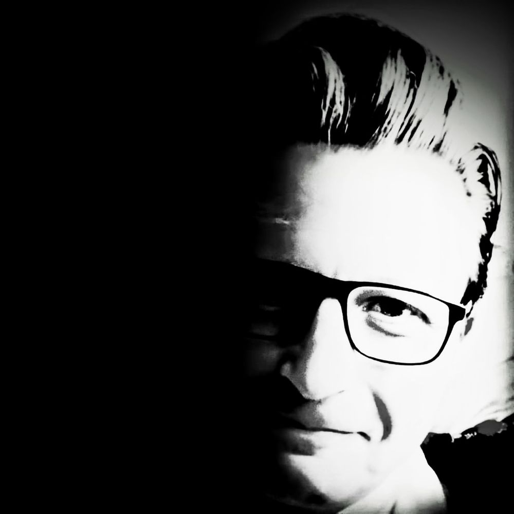 Simon J Rea