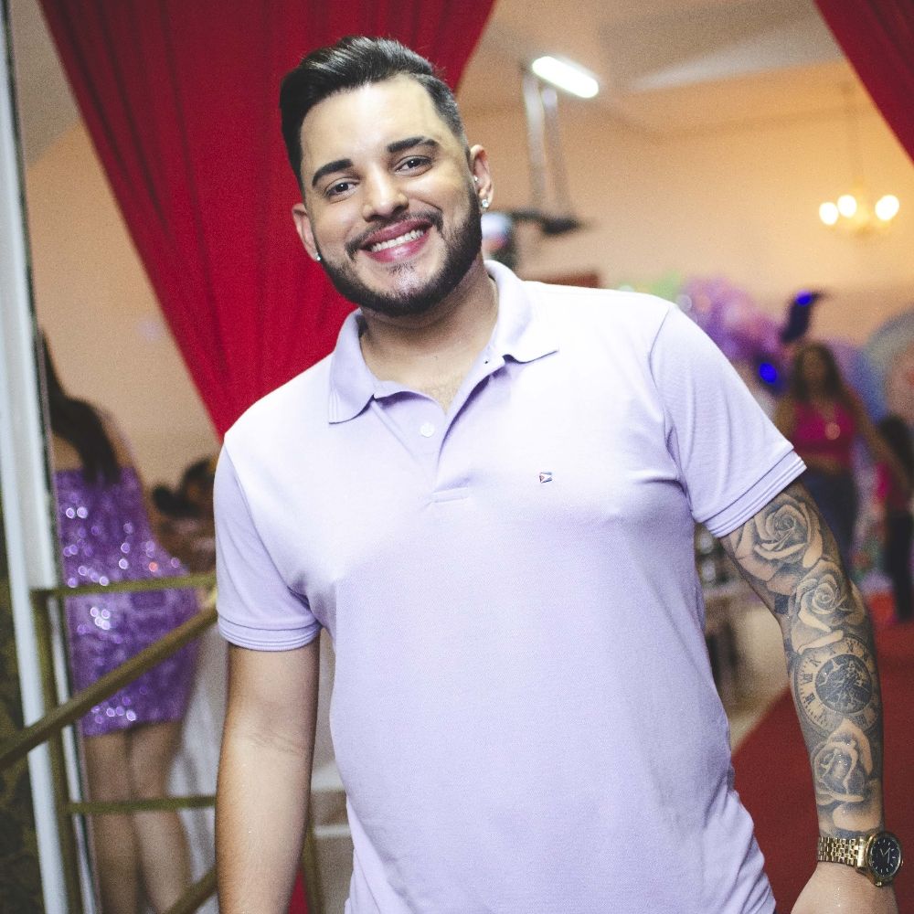 Carlos Aquino