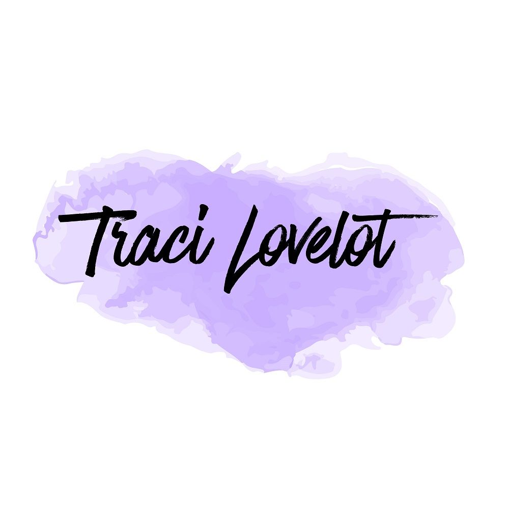 Traci Lovelot (she/her)
