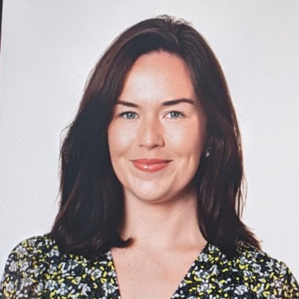  Caroline Walsh