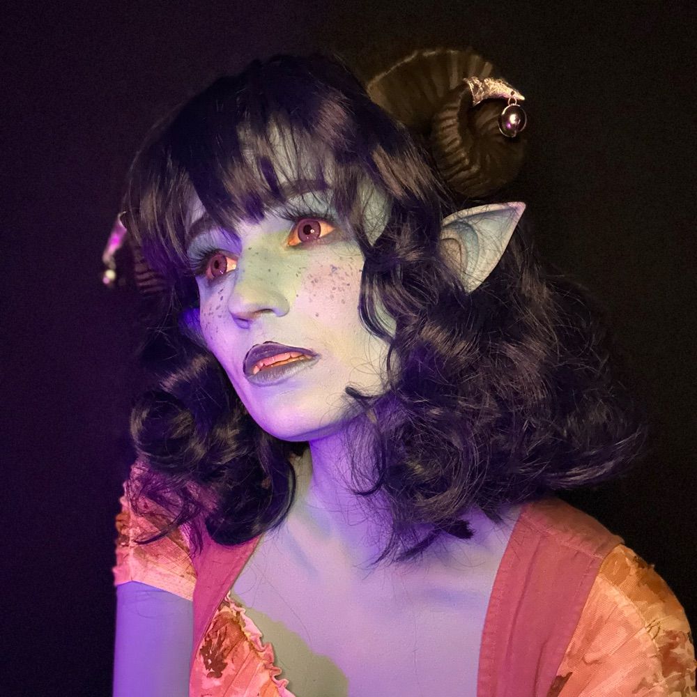 Cy 🍉 💚 Very Normal About Elphaba Thropp 💚