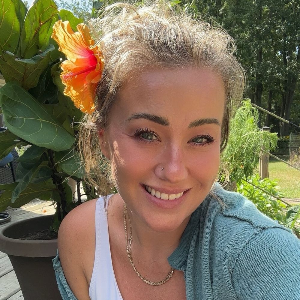 Stephanie Solheim - Grow With Meerkat