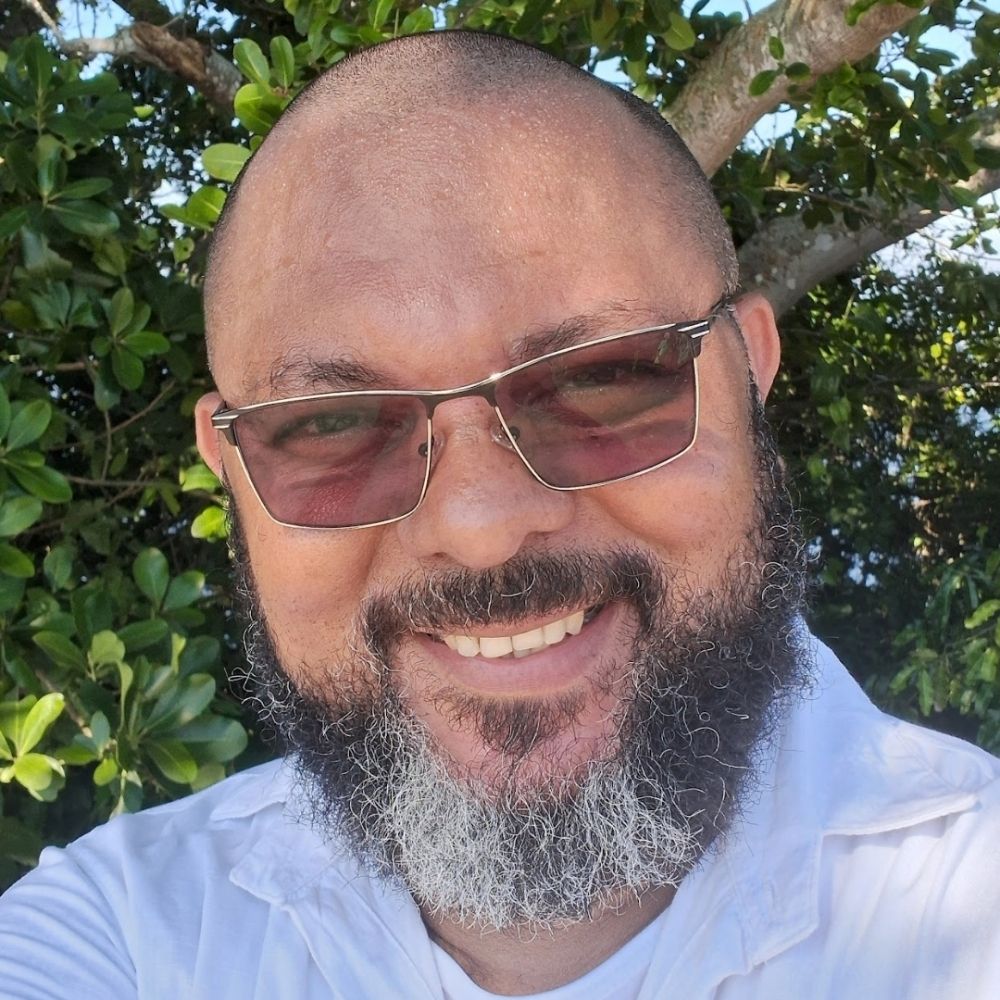 Adam Felix. 