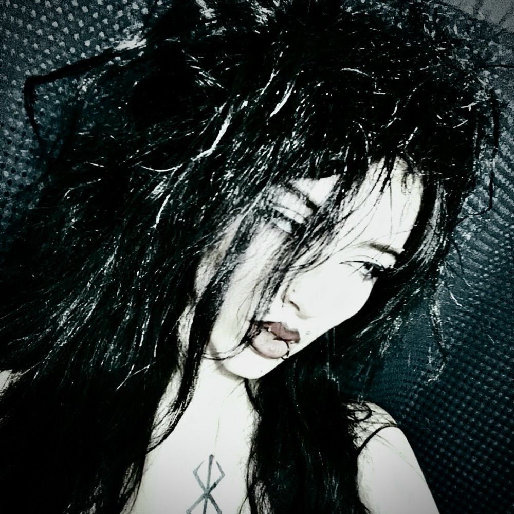 Mika 🪶🦇