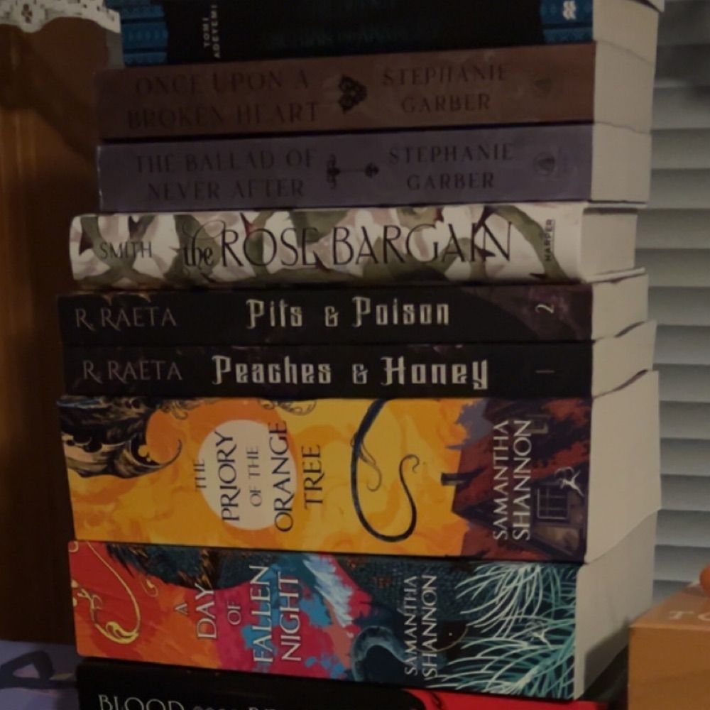 BookishBexx🖤📚 (they/he/she)