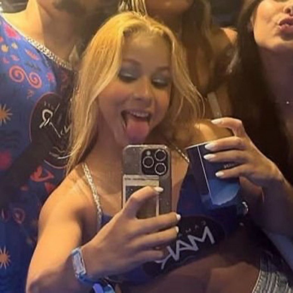 felina💋 au rebiles/flanisa