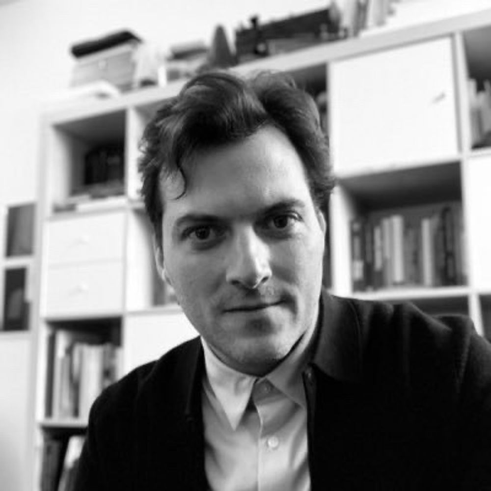 Manos Tsakiris