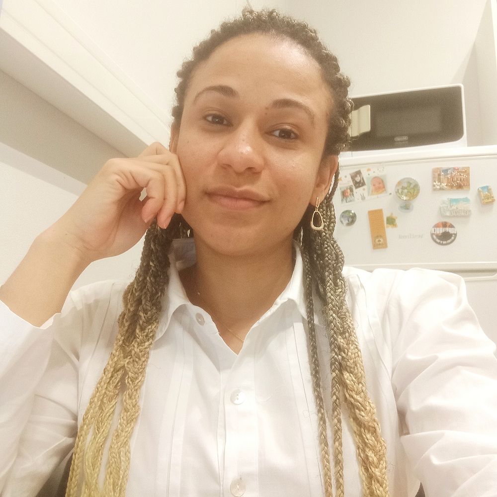 Dr. Laiane Oliveira