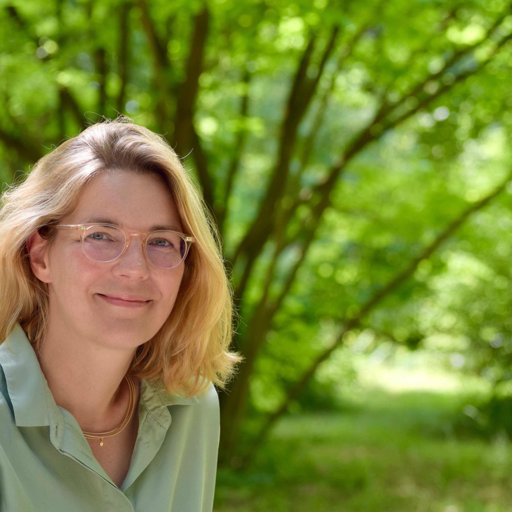 Dr. Elisabeth Natour