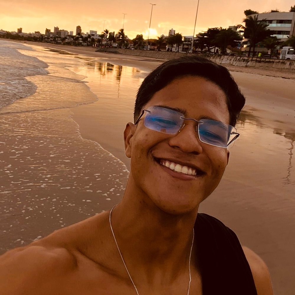 Thawã Queiroz 