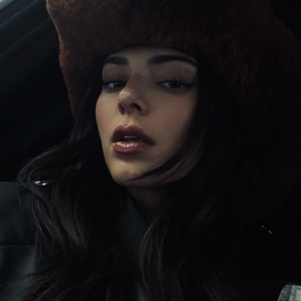 ⊹₊ ⋆𝐬𝐚𝐫𝐚| 📖: trono de vidro .ᐟ
