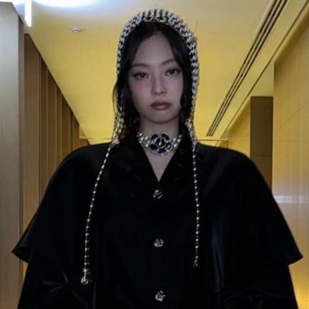 v