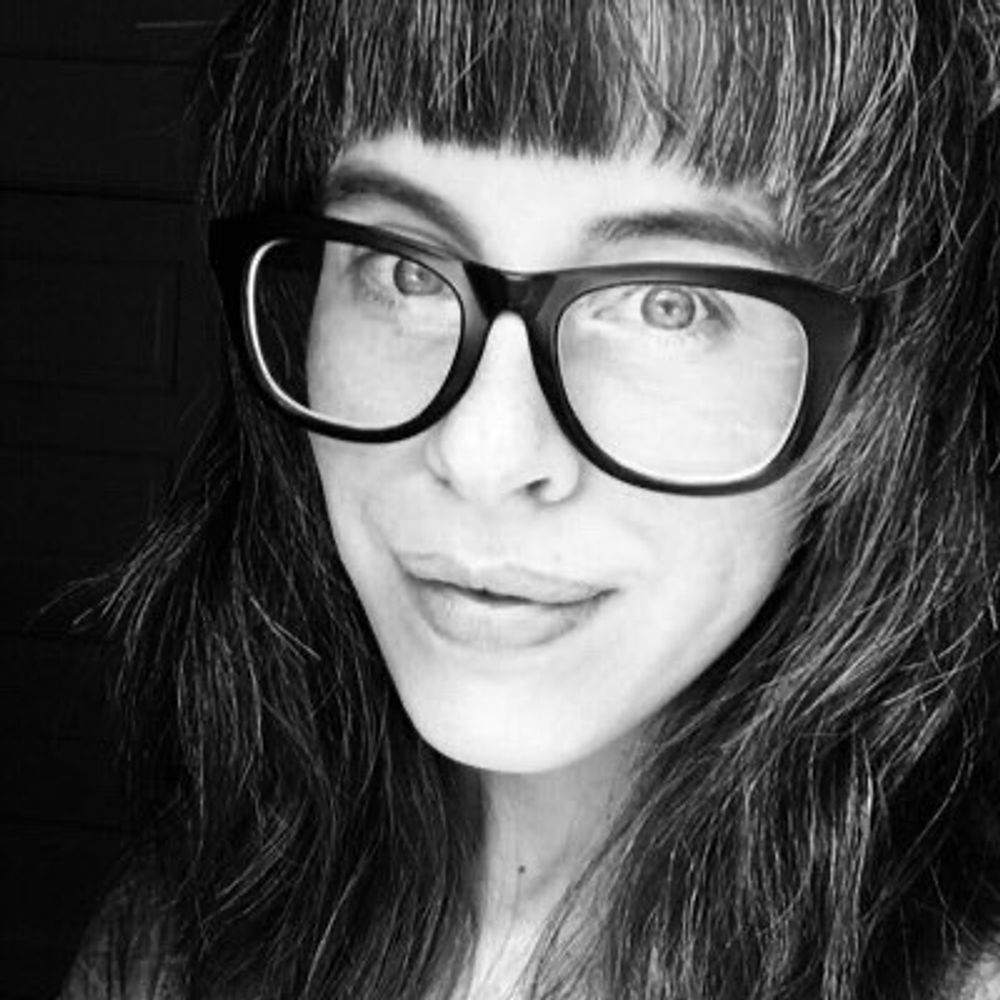 Lora Gray 