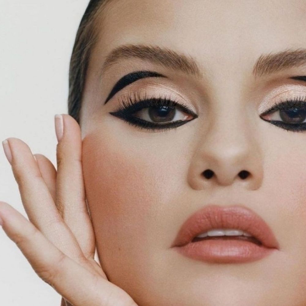 Selena Gomez Fan Page 